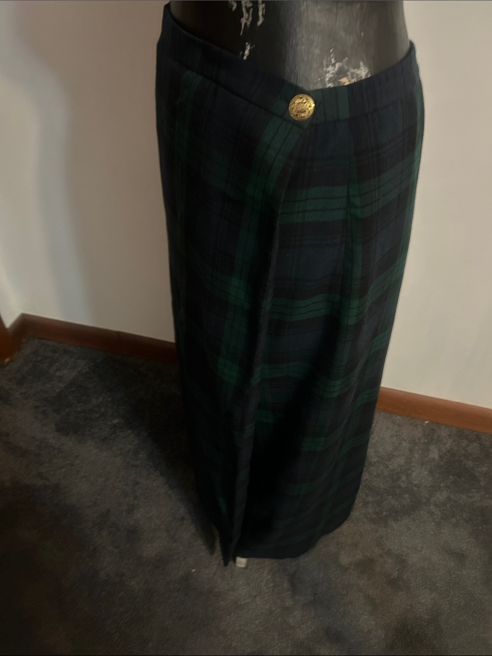 Casual Corner Annex Classic Blackwatch Plaid Pencil Skirt - Green and Navy - Picture 4 of 8